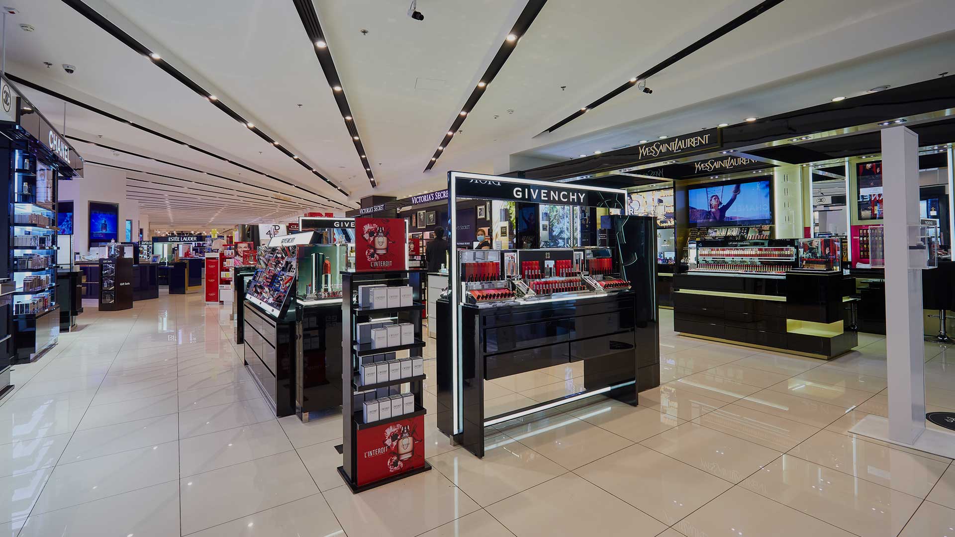 Retail interior fit out in Dubai